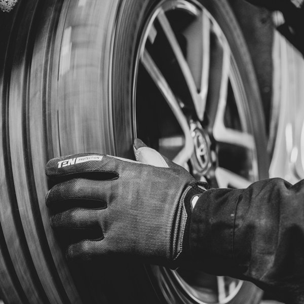 Kevadine ja sügisene rehvivahetus: kas valida komplektsed veljed või ümbermontaaž?